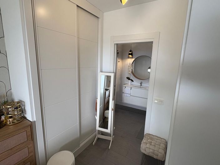 Image No.20-3 Bed Apartment for sale