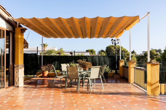 Image No.4-5 Bed House for sale