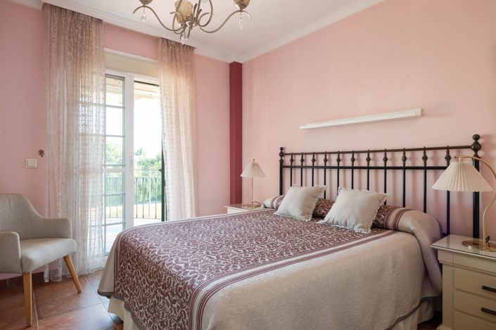 Image No.15-5 Bed House for sale