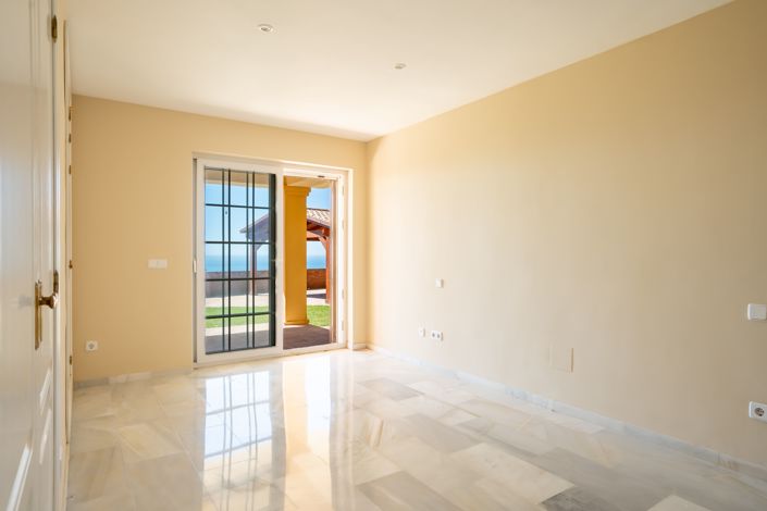 Image No.21-5 Bed Villa for sale