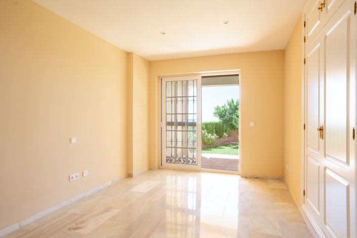 Image No.23-5 Bed Villa for sale