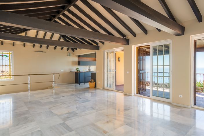 Image No.5-5 Bed Villa for sale