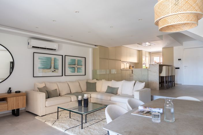 Image No.10-3 Bed Townhouse for sale