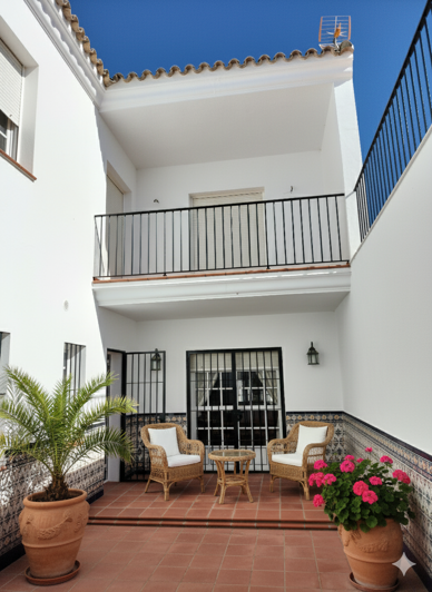 Image No.1-5 Bed House for sale