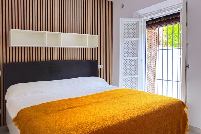 Image No.13-2 Bed Townhouse for sale