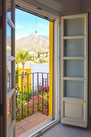 Image No.20-2 Bed Townhouse for sale