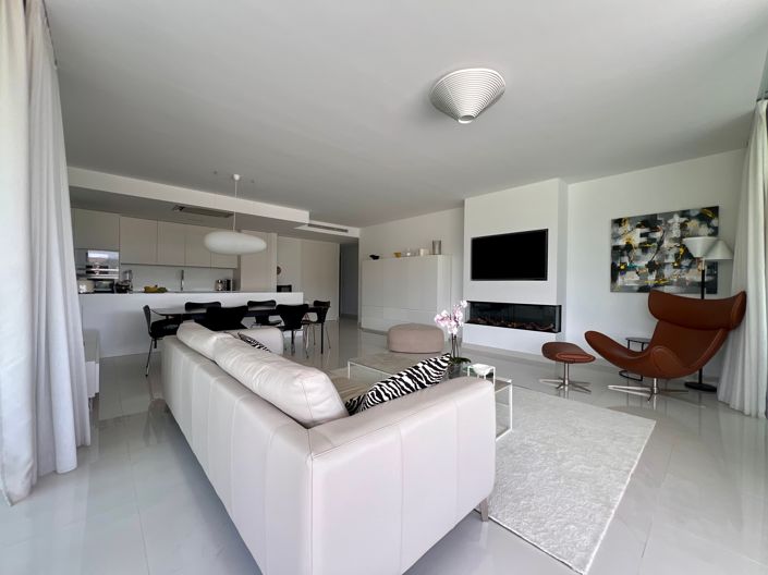 Image No.21-3 Bed Apartment for sale