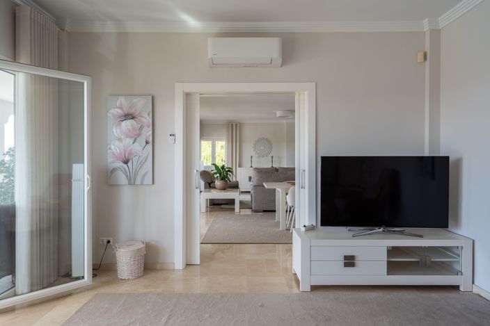 Image No.11-7 Bed Villa for sale