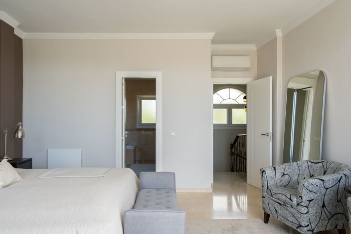 Image No.18-7 Bed Villa for sale