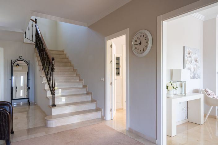 Image No.2-7 Bed Villa for sale