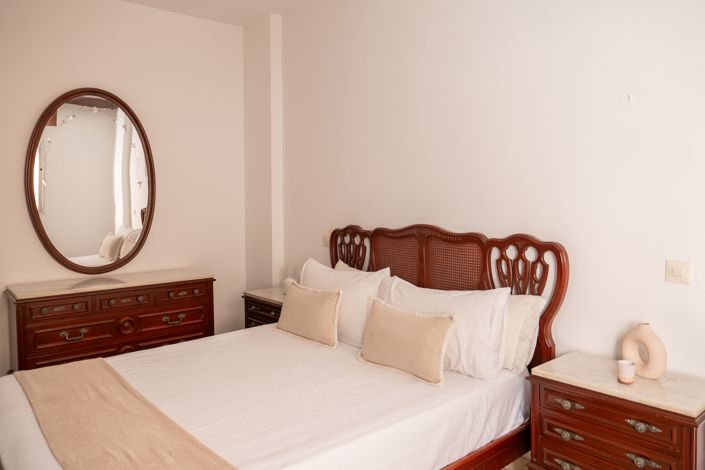 Image No.12-3 Bed Apartment for sale