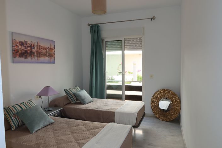 Image No.25-3 Bed Apartment for sale