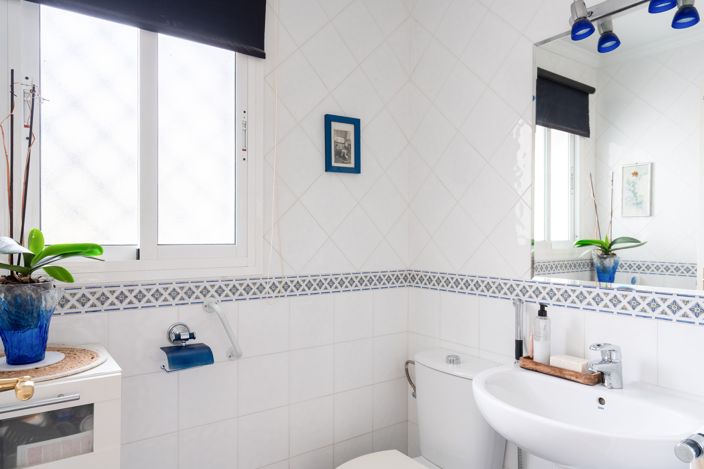 Image No.12-5 Bed Townhouse for sale