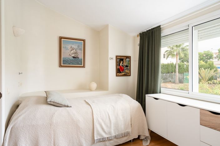 Image No.13-5 Bed Townhouse for sale