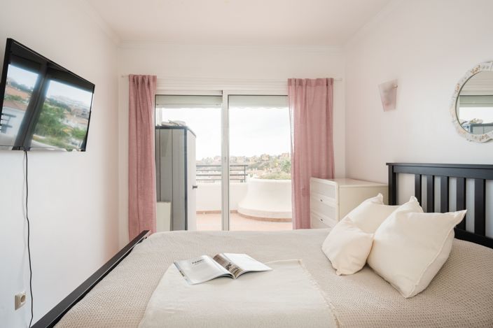 Image No.16-5 Bed Townhouse for sale