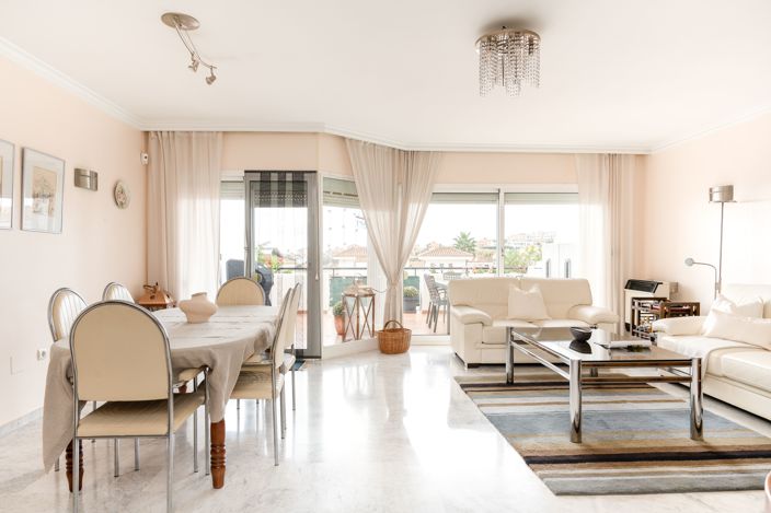 Image No.2-5 Bed Townhouse for sale