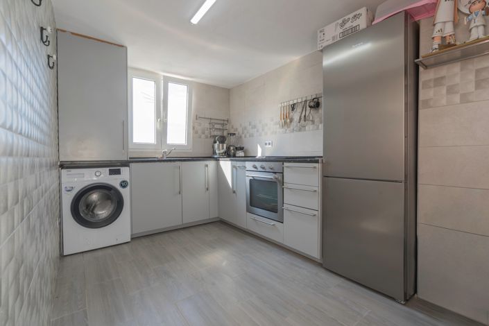 Image No.14-2 Bed Townhouse for sale