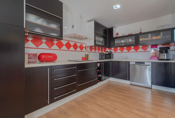 Image No.6-2 Bed Townhouse for sale