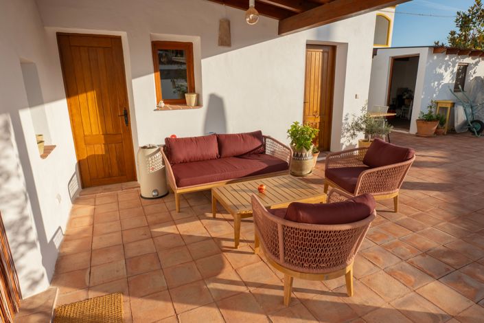 Image No.2-3 Bed House for sale