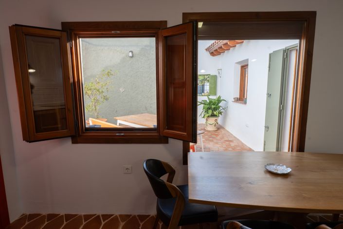 Image No.25-3 Bed House for sale