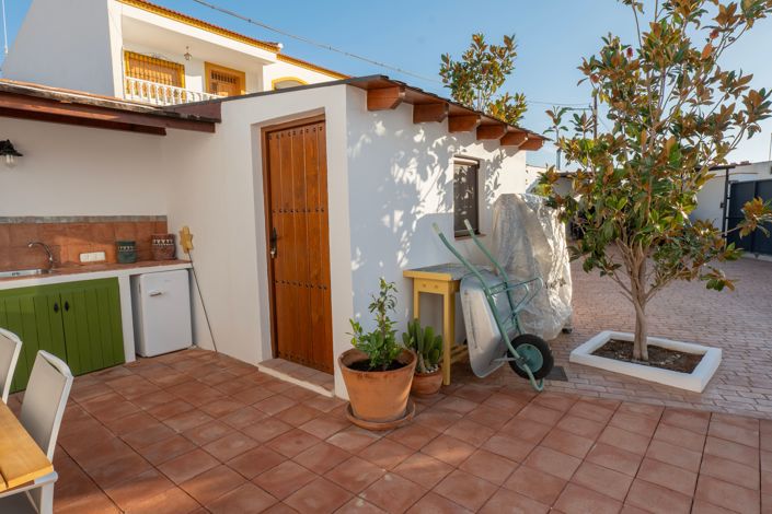 Image No.6-3 Bed House for sale