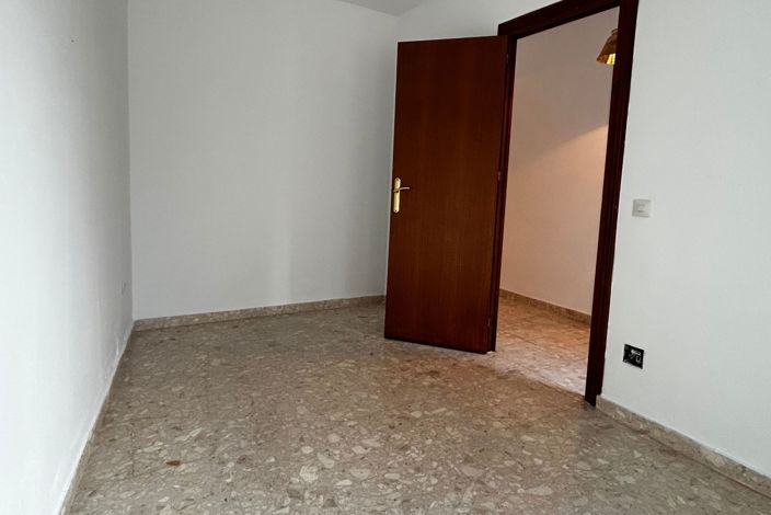 Image No.10-4 Bed Apartment for sale