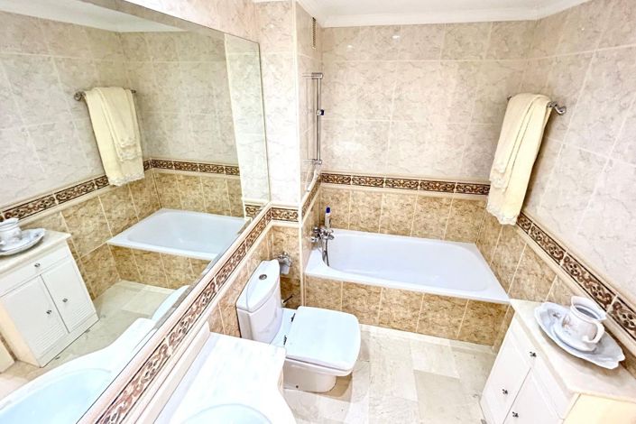 Image No.20-2 Bed Apartment for sale