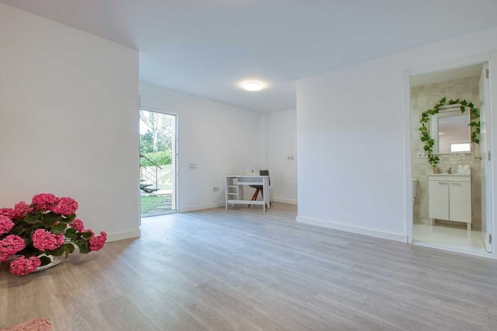 Image No.14-Villa for sale