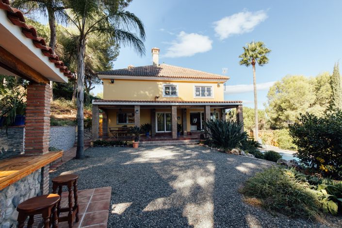 Image No.2-5 Bed Villa for sale