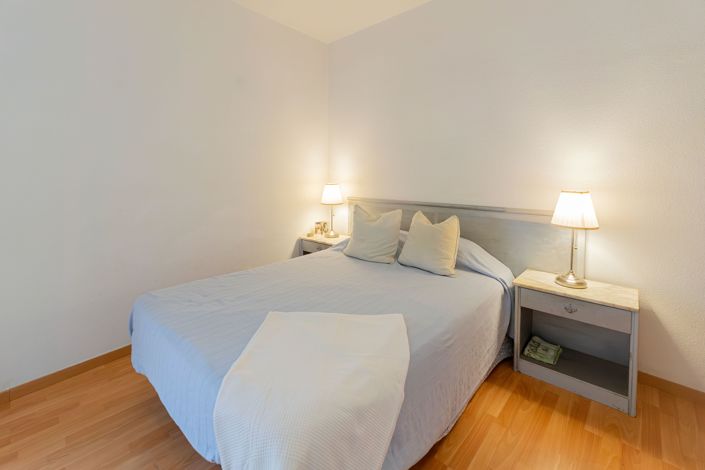 Image No.21-3 Bed Apartment for sale