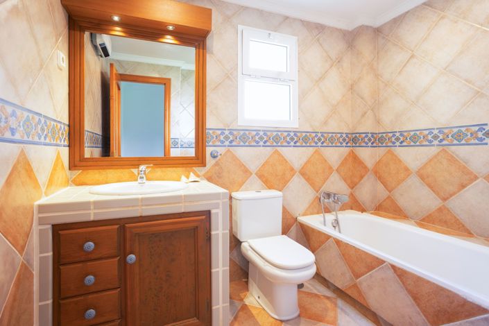 Image No.19-3 Bed Townhouse for sale