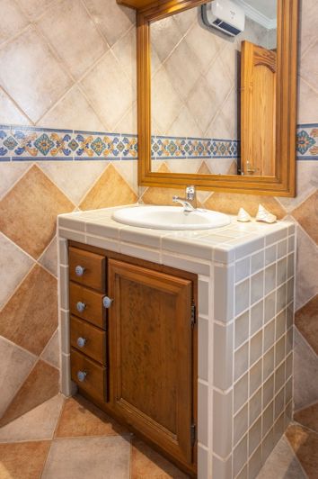 Image No.20-3 Bed Townhouse for sale