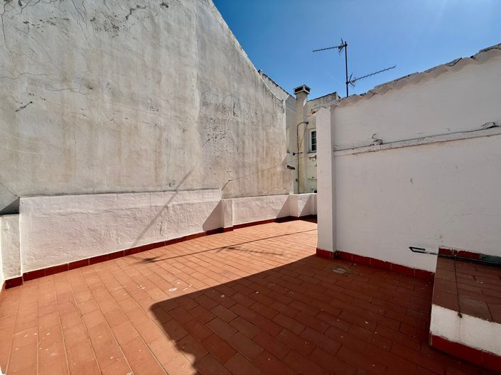 Image No.15-4 Bed Property for sale