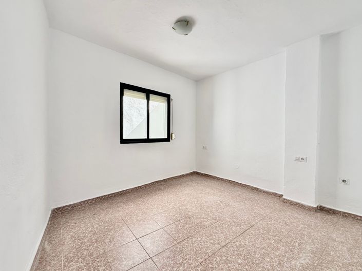 Image No.7-4 Bed Property for sale