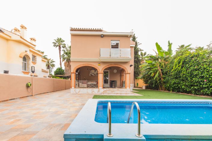 Image No.1-7 Bed Villa for sale