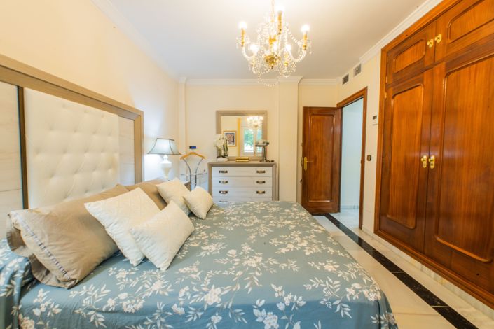 Image No.30-7 Bed Villa for sale