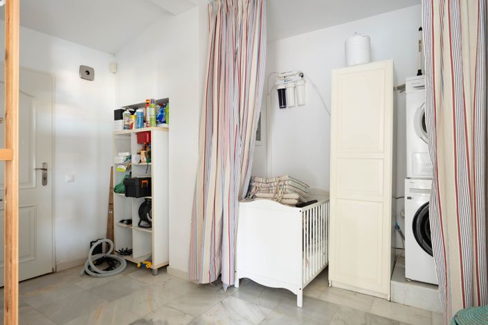 Image No.13-4 Bed House for sale