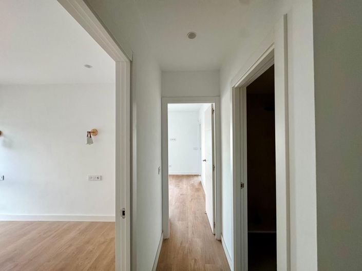 Image No.10-3 Bed House for sale