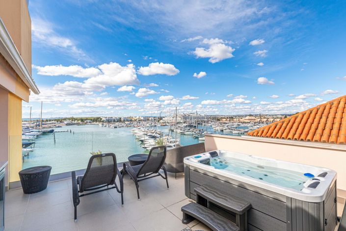 Image No.1-4 Bed Apartment for sale