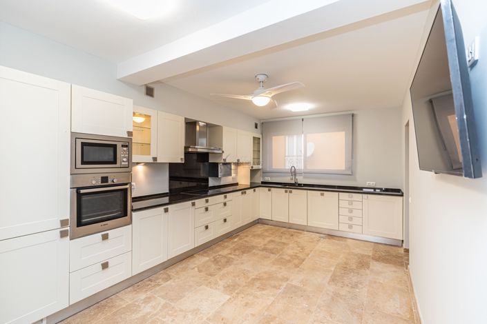 Image No.10-4 Bed Apartment for sale