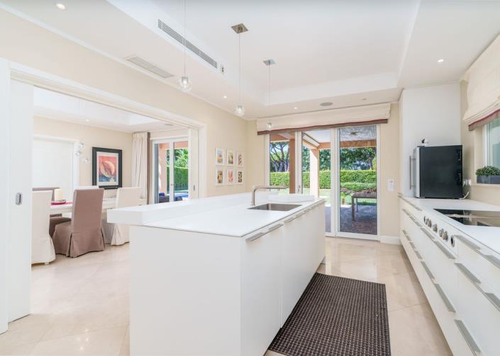 Image No.11-4 Bed Villa / Detached for sale