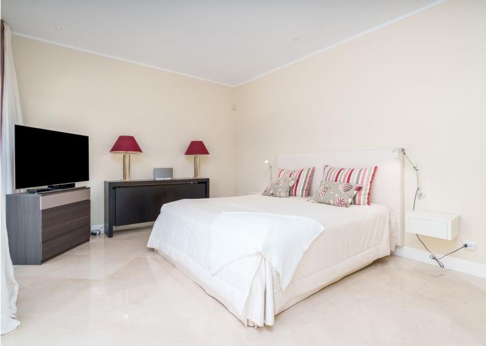 Image No.19-4 Bed Villa / Detached for sale