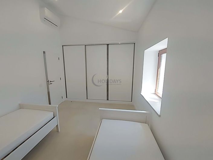 Image No.12-3 Bed Villa for sale