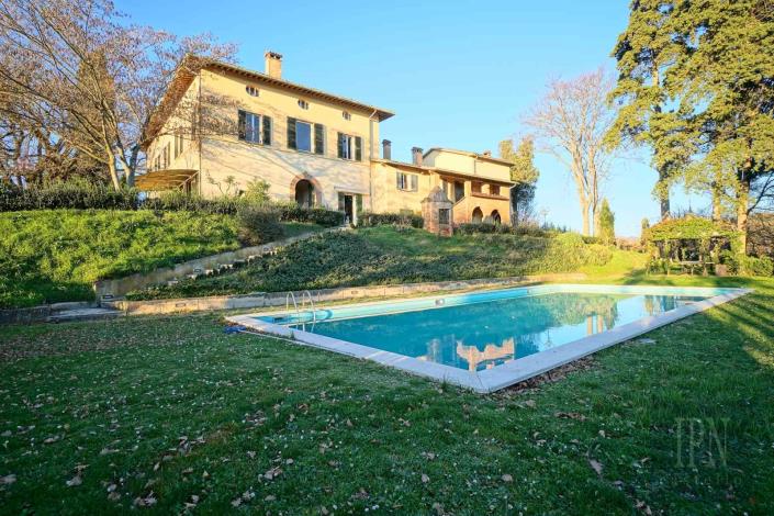 Image No.7-10 Bed Mansion for sale