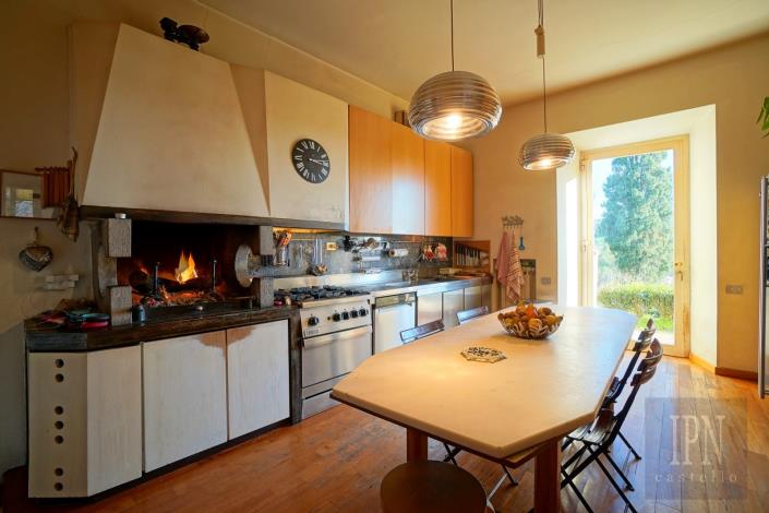 Image No.32-10 Bed Mansion for sale