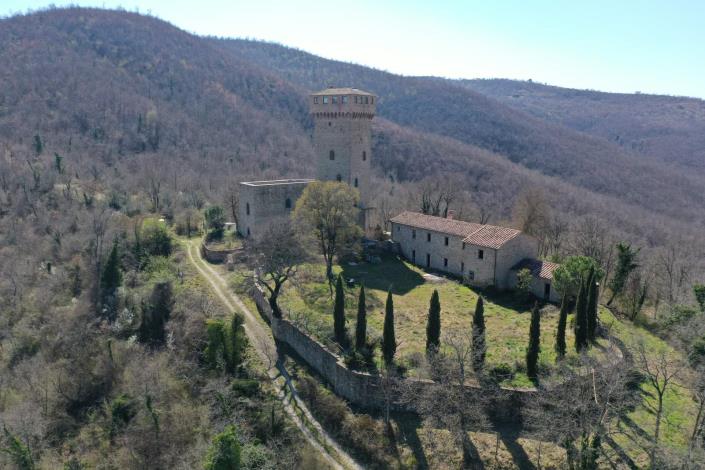 Image No.1-7 Bed Chateaux for sale