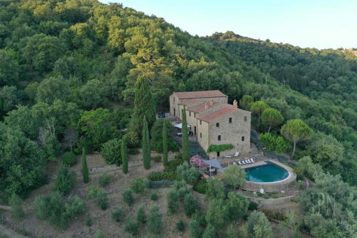 Image No.5-7 Bed Chateaux for sale