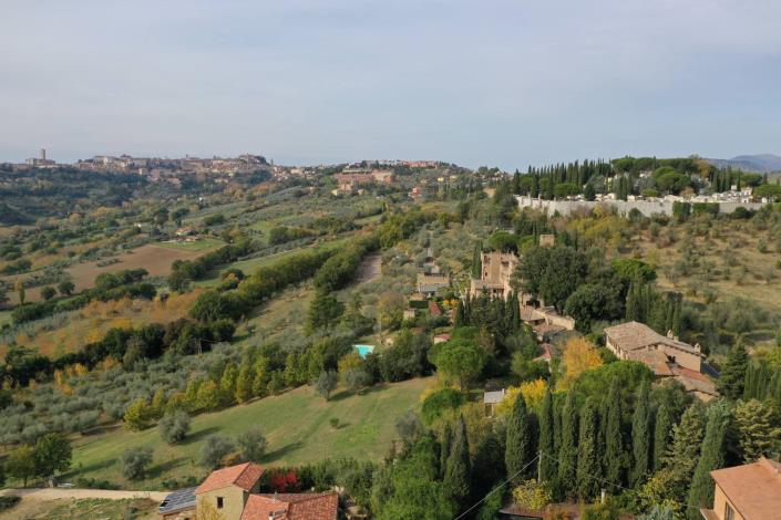 Image No.5-6 Bed Farmhouse for sale