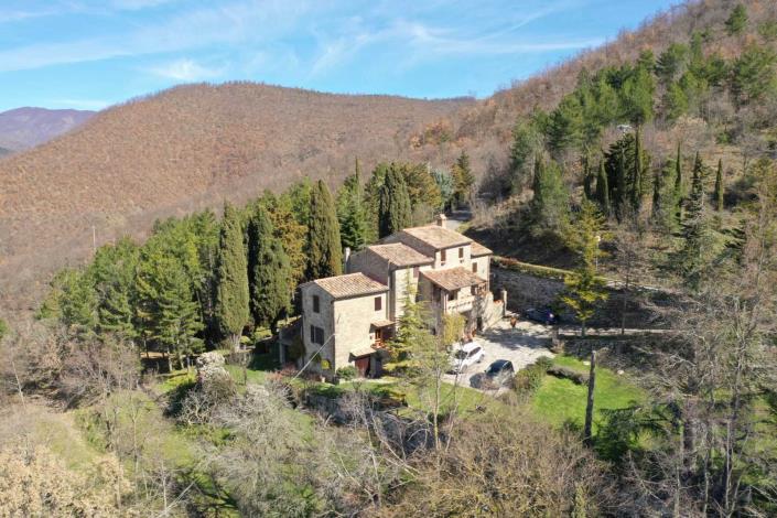 Image No.2-7 Bed Farmhouse for sale