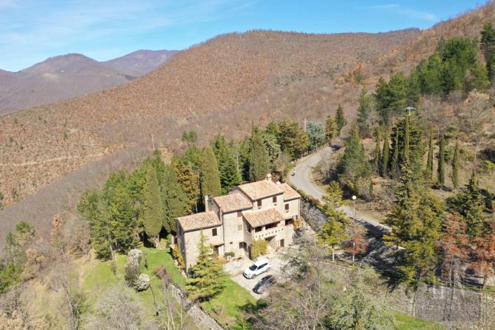 Image No.3-7 Bed Farmhouse for sale